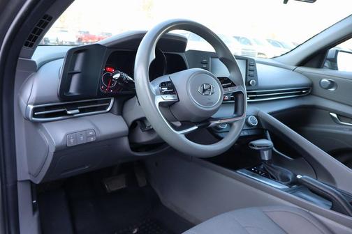 2021 Hyundai ELANTRA SE