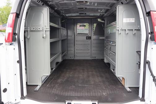 2025 Chevrolet Express 2500 RWD 2500 Regular Wheelbase WT