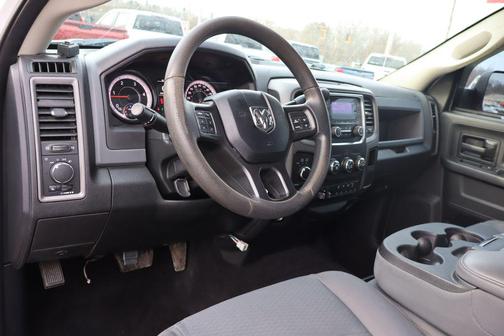 2018 RAM 2500 Tradesman Crew Cab 4x4 6'4' Box