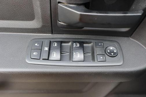 2018 RAM 2500 Tradesman Crew Cab 4x4 6'4' Box