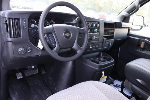 2025 Chevrolet Express 2500 RWD 2500 Regular Wheelbase WT