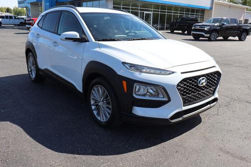Chalk White 2018 Hyundai KONA SEL