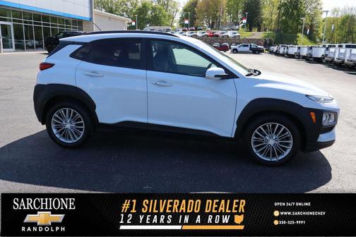Chalk White 2018 Hyundai KONA SEL