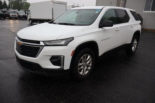 Summit White 2023 Chevrolet Traverse LS