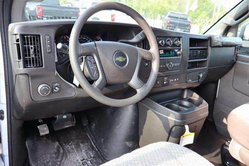 Summit White 2025 Chevrolet Express 2500 Work Van