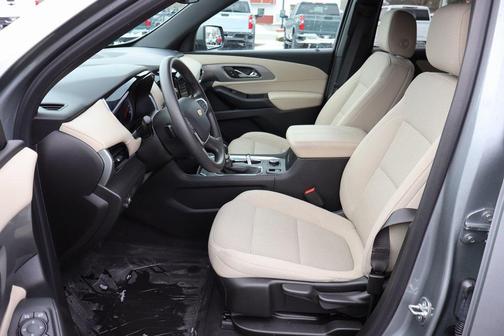 2024 Chevrolet Traverse LS