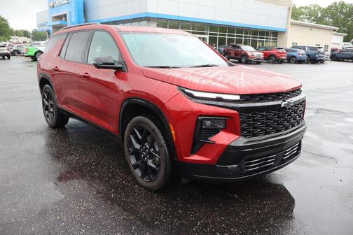 Radiant Red Tintcoat 2024 Chevrolet Traverse RS
