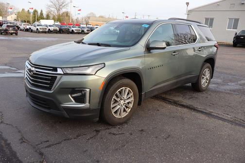 Silver Sage Metallic 2023 Chevrolet Traverse LT Cloth