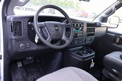 2025 Chevrolet Express 2500 RWD 2500 Regular Wheelbase WT