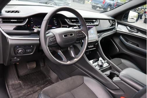 2023 Jeep Grand Cherokee 4xe Trailhawk