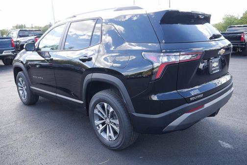 Mosaic Black Metallic 2025 Chevrolet Equinox 1LT
