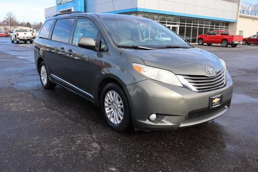 2012 Toyota Sienna XLE