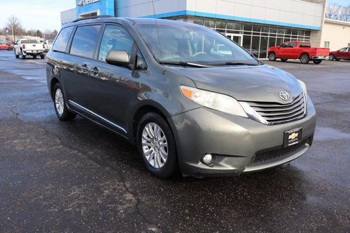 2012 Toyota Sienna XLE
