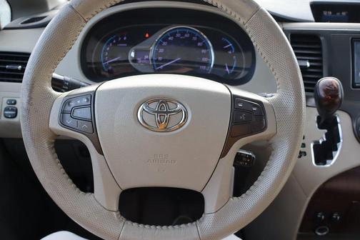 2012 Toyota Sienna XLE