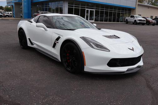 Arctic White 2019 Chevrolet Corvette Grand Sport