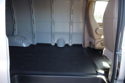 Silver Ice Metallic 2025 Chevrolet Express 3500 RWD 3500 Regular Wheelbase WT