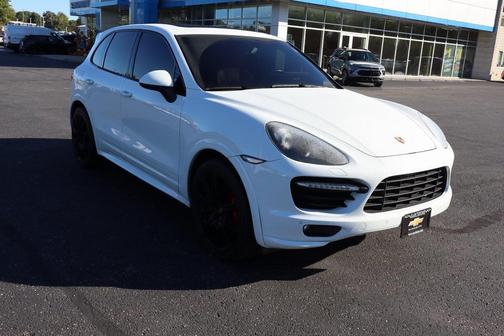 2014 Porsche Cayenne GTS