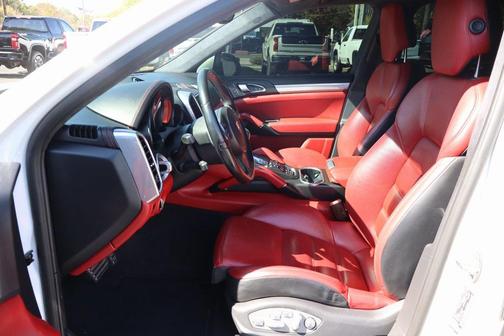 2014 Porsche Cayenne GTS
