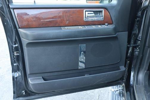 2014 Lincoln Navigator Base