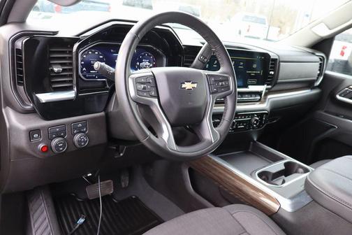 2025 Chevrolet Silverado 3500 LT