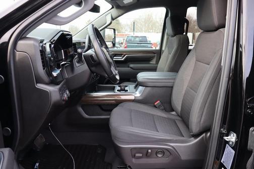 2025 Chevrolet Silverado 3500 LT