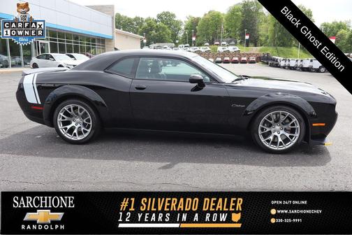 Pitch Black Clearcoat 2023 Dodge Challenger SRT Hellcat