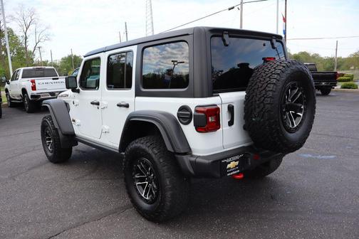 Bright White Clearcoat 2024 Jeep Wrangler Rubicon