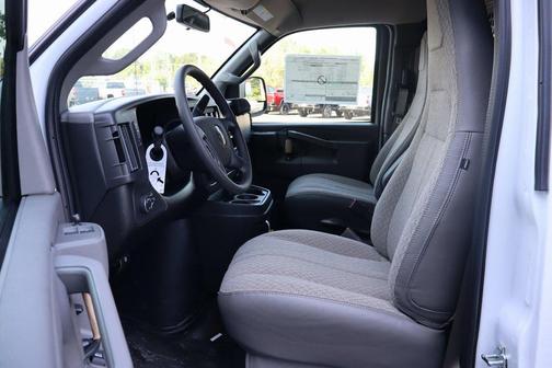 2025 Chevrolet Express 2500 RWD 2500 Regular Wheelbase WT