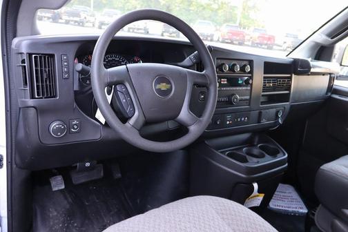 2025 Chevrolet Express 2500 RWD 2500 Regular Wheelbase WT