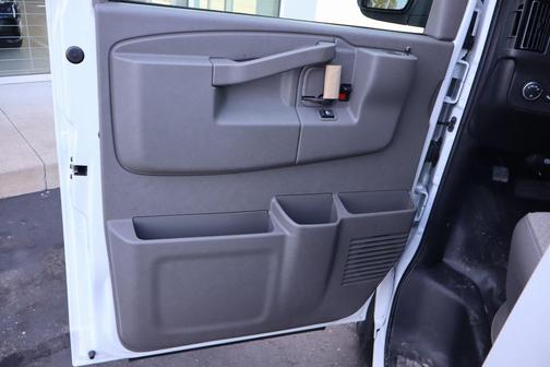 2025 Chevrolet Express 2500 RWD 2500 Regular Wheelbase WT