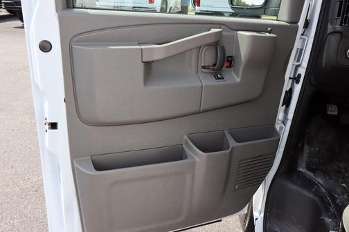 2025 Chevrolet Express 2500 RWD 2500 Regular Wheelbase WT