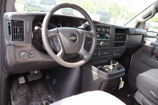 Summit White 2025 Chevrolet Express 2500 Work Van