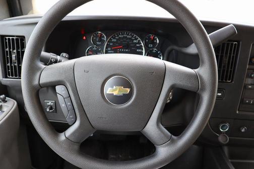 Summit White 2025 Chevrolet Express 2500 Work Van
