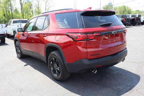 Radiant Red Tintcoat 2023 Chevrolet Traverse LT Cloth