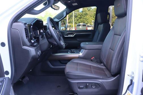 Iridescent Pearl Tricoat 2025 Chevrolet Silverado 3500 High Country