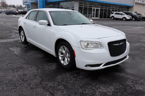 2016 Chrysler 300 Limited