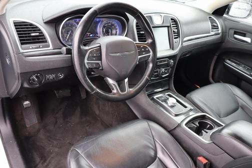 2016 Chrysler 300 Limited