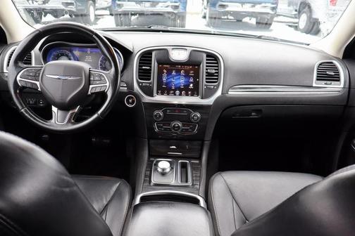 2016 Chrysler 300 Limited