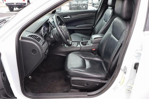 2016 Chrysler 300 Limited