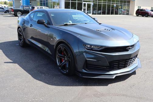 Shadow Gray Metallic 2023 Chevrolet Camaro 2SS