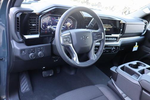 2026 Chevrolet Silverado 3500 LT