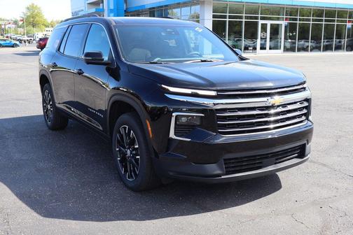 Mosaic Black Metallic 2026 Chevrolet Traverse LT