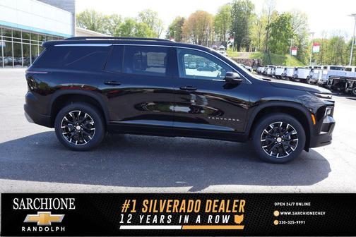 Mosaic Black Metallic 2026 Chevrolet Traverse LT