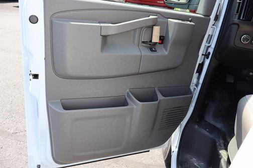 2025 Chevrolet Express 2500 RWD 2500 Regular Wheelbase WT