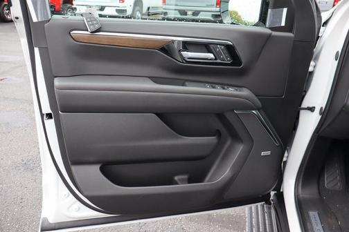 2025 Chevrolet Suburban 4WD High Country
