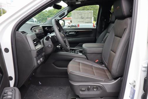 2025 Chevrolet Suburban 4WD High Country