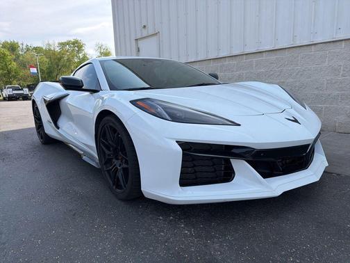 Arctic White 2024 Chevrolet Corvette Z06