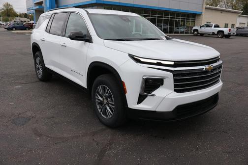 Summit White 2026 Chevrolet Traverse LT