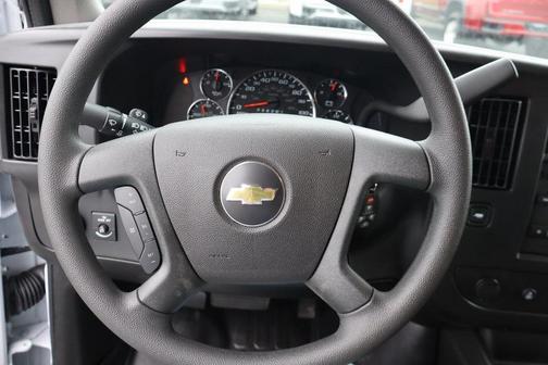 2025 Chevrolet Express 2500 RWD 2500 Regular Wheelbase WT