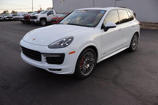 2016 Porsche Cayenne GTS
